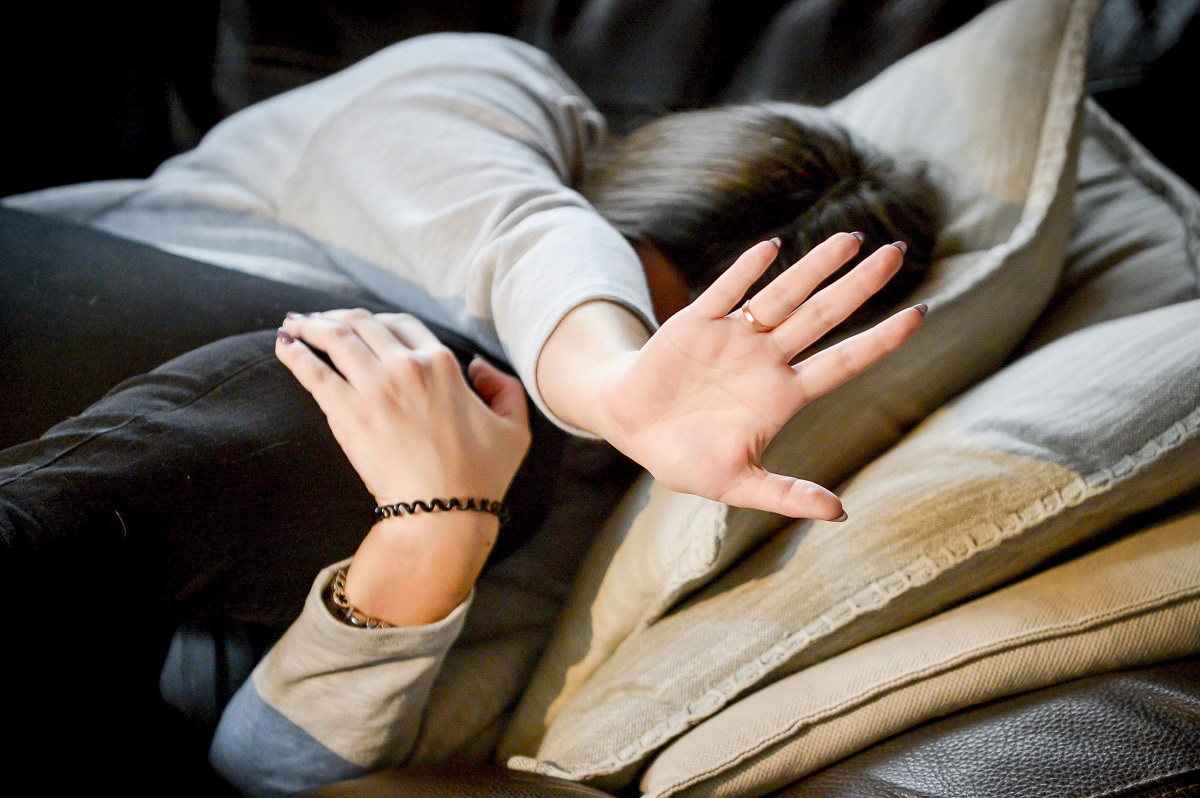 Lo scandalo degli abusi sessuali in chiesa a Enna, indagati il vescovo Gisana e il suo vicario