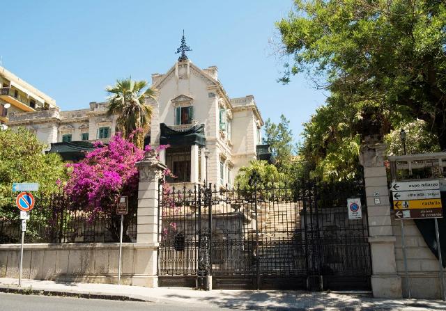 Villa Vaccarino, da tribunale a casinò? Dopo il finanziamento, scoppia il caso