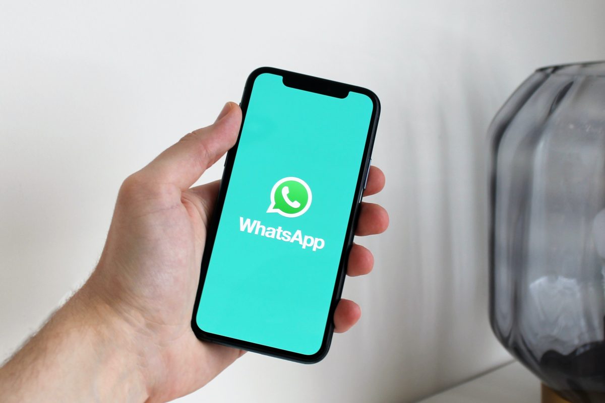 Whatsapp a lavoro per modificare le foto con l’intelligenza artificiale
