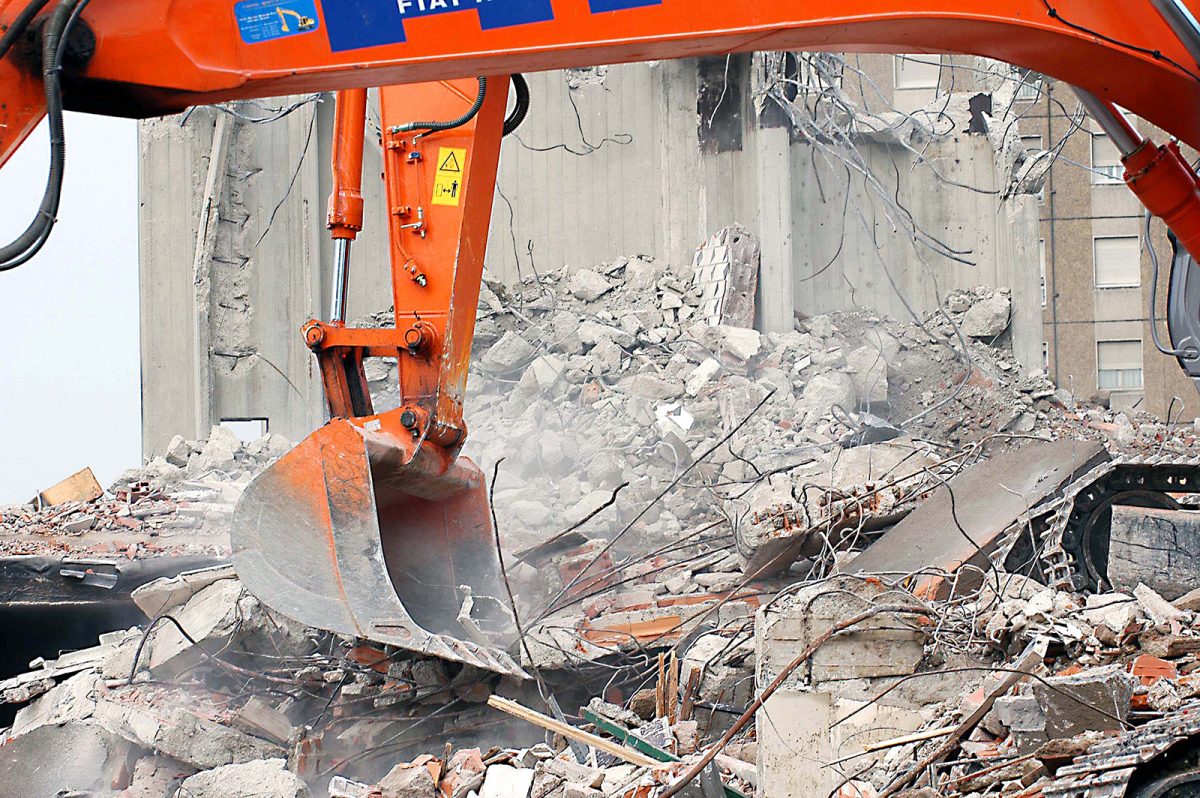 Demolizione case nelle isole minori, migliaia di abitazioni a rischio