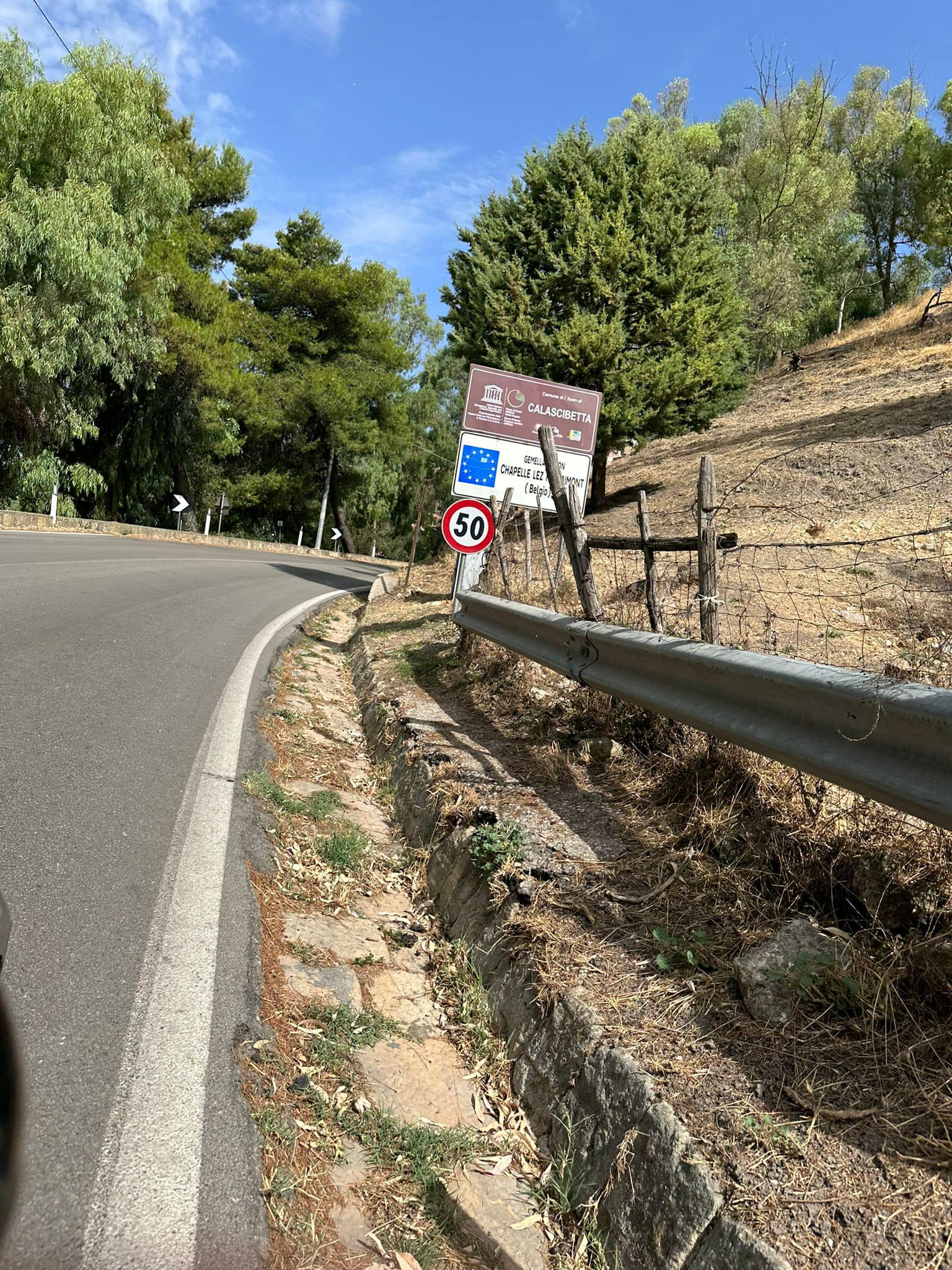 Calascibetta, ripulita dai rifiuti la SS290: l’appello del sindaco