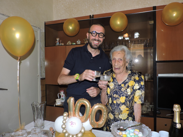 Grande festa a Bagheria, nonna Fifetta compie 100 anni