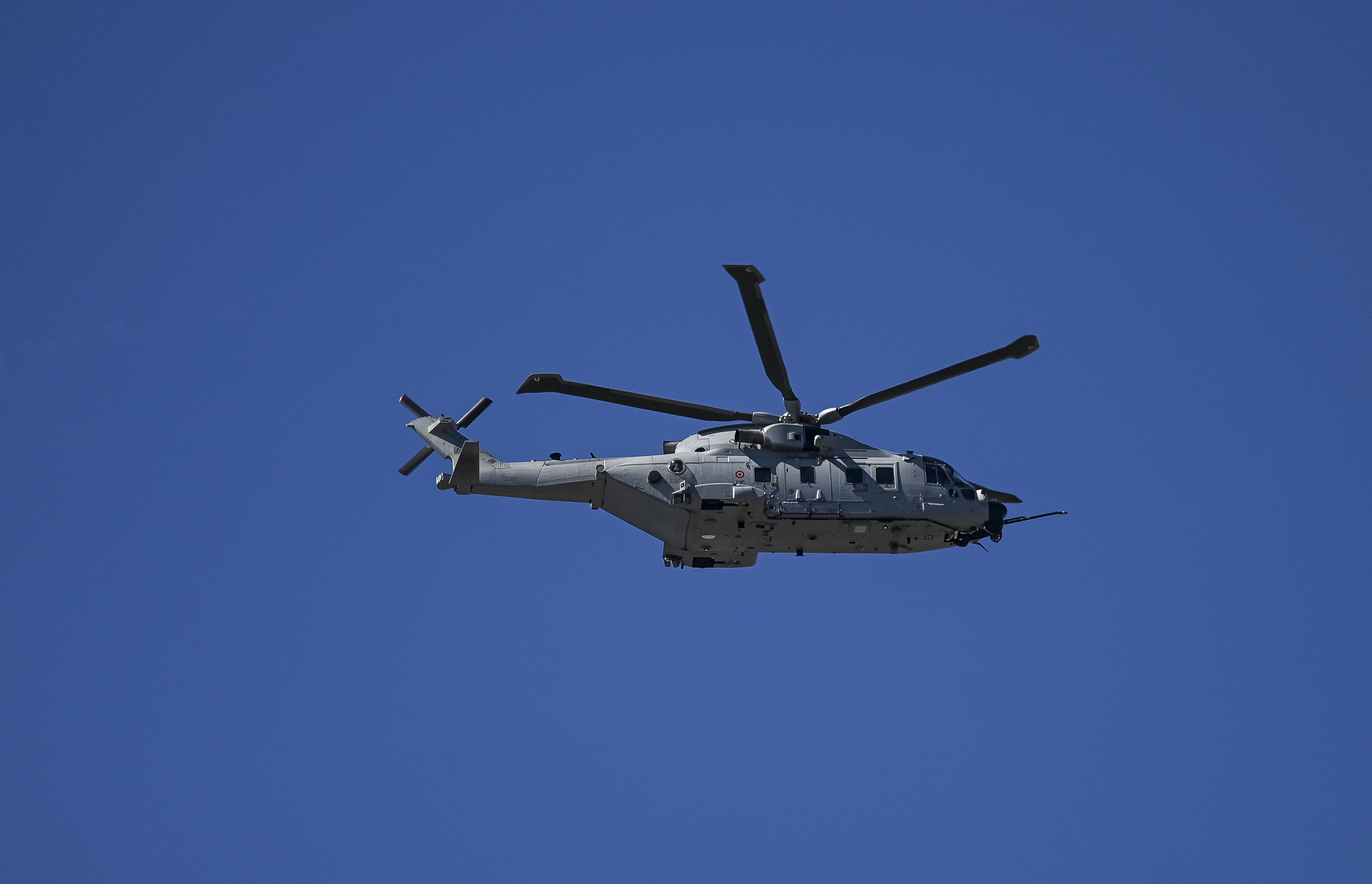 Elicottero Aeronautica soccorre 30enne colpito da infarto su nave mercantile