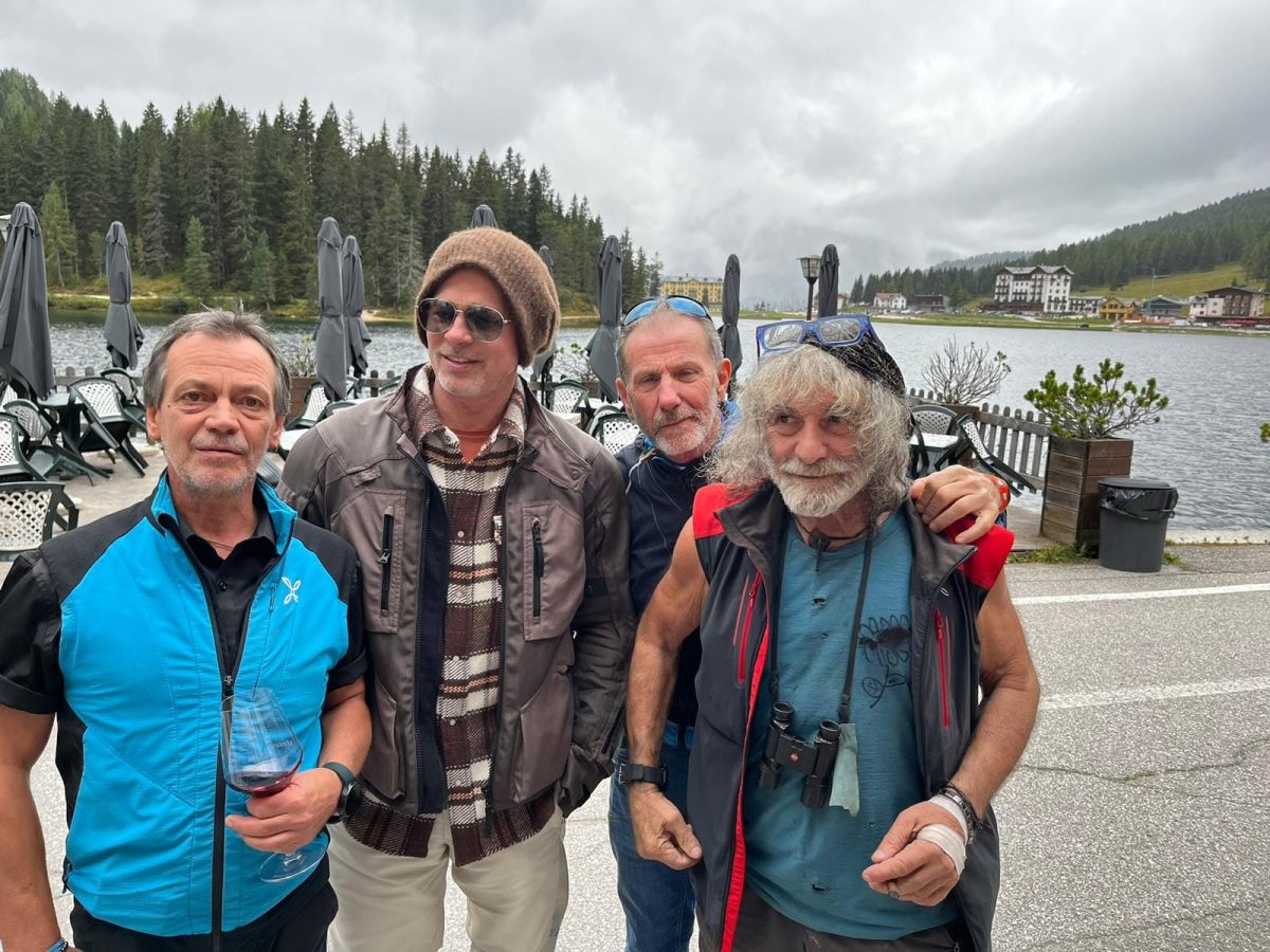 Brad Pitt in Italia, spunta la FOTO con Mauro Corona