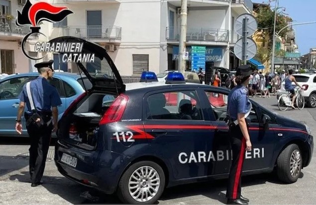 Uomo accoltellato durante la festa patronale di Mascali