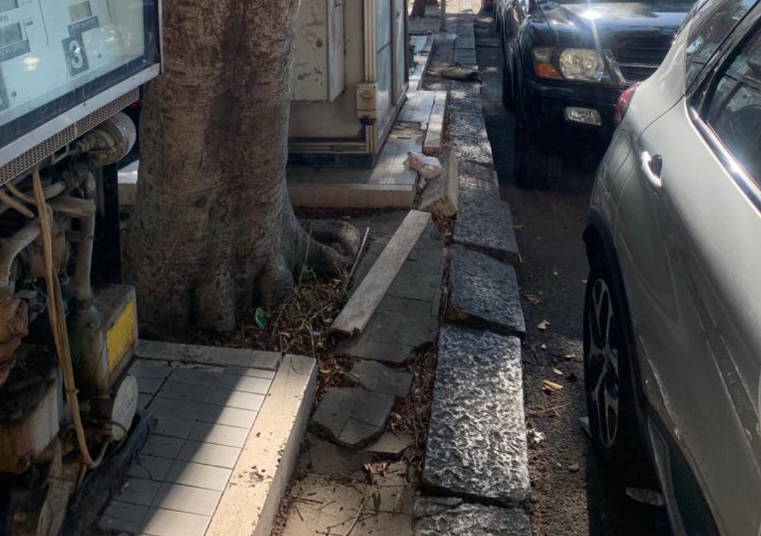 Degrado in piazza Galatea