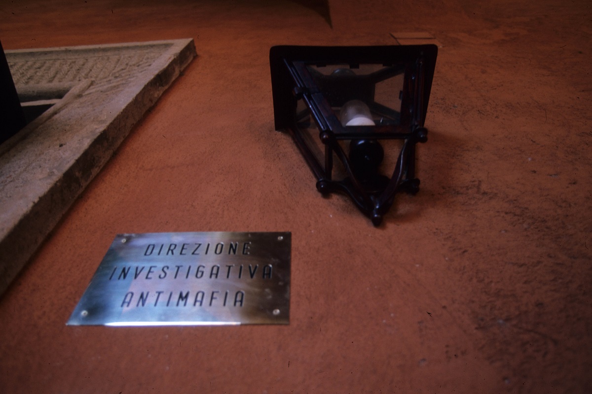 La mafia “imprenditoriale” catanese che vive di droga e consensi, la mappa della DIA