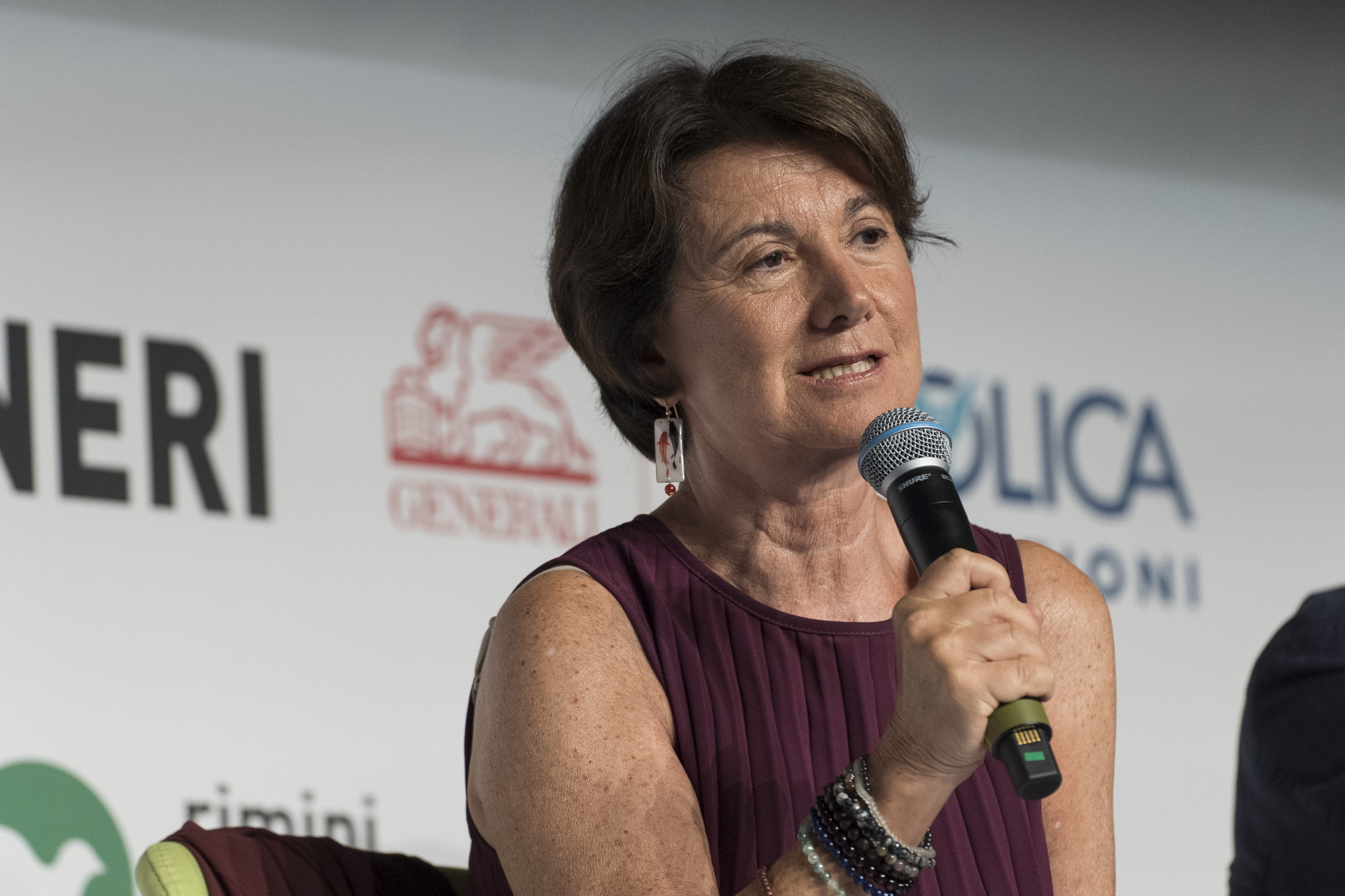 Stretta per bloccare siti porno a minori, Roccella “Non è censura ma tutela”