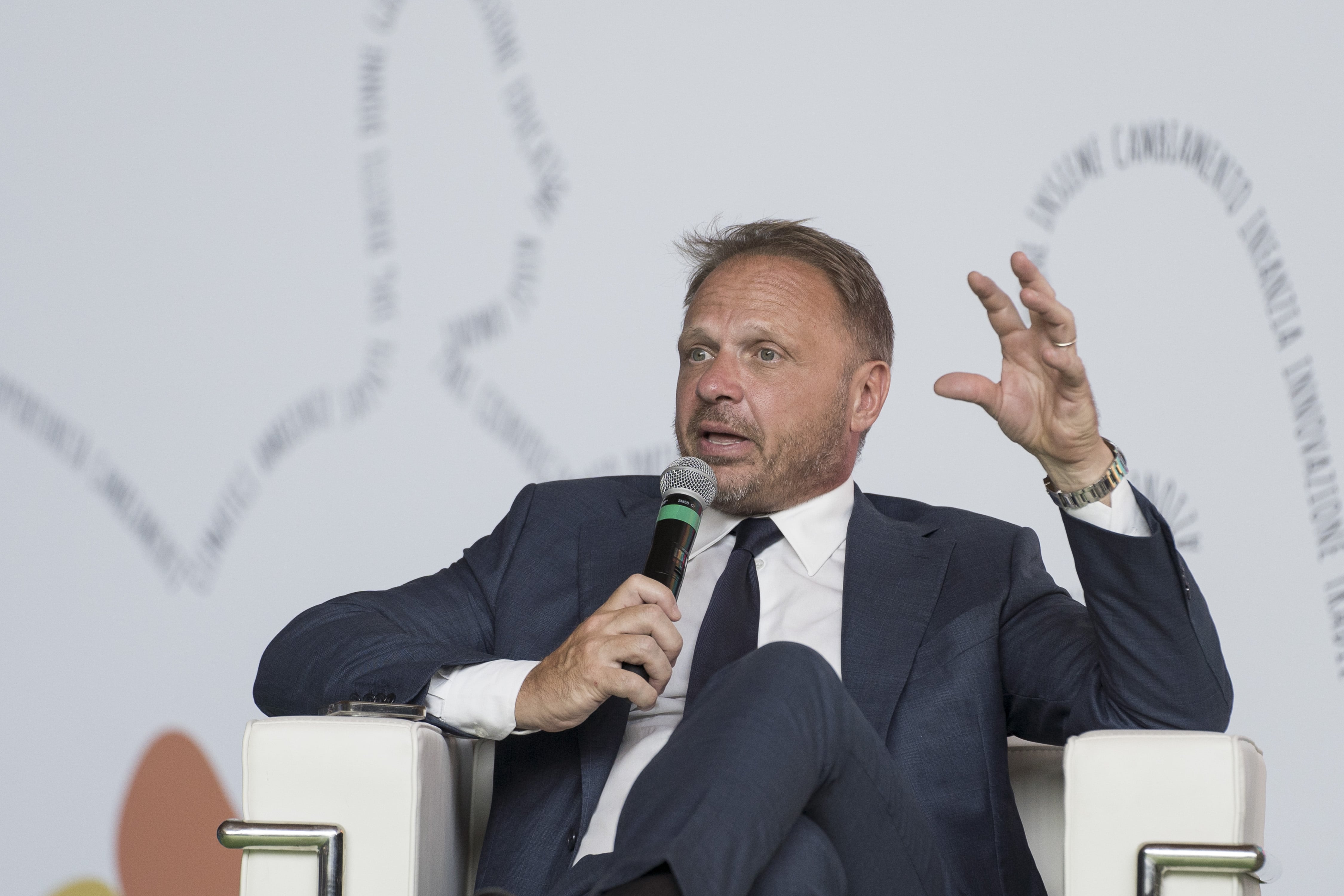 Lollobrigida: “Via alla campagna promozionale per il vino Made in Italy entro fine anno”