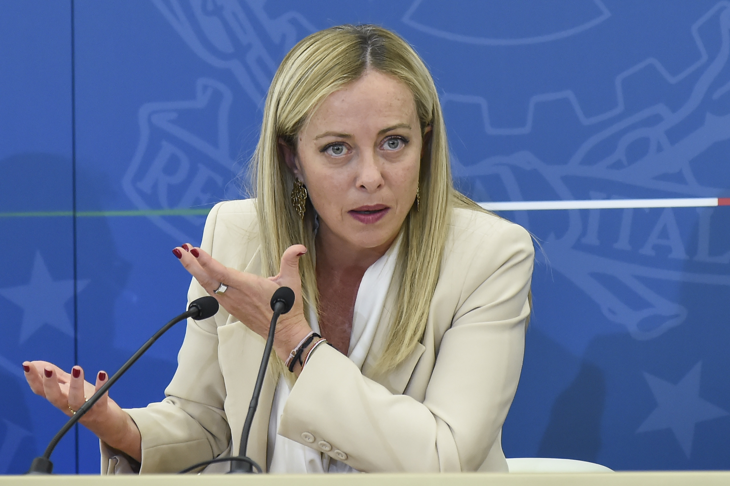 Governo, Meloni sta ancora male per “otoliti”: conferenza di fine anno slitta al 4 gennaio