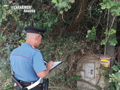 Manomette contatore per rubare energia elettrica, arrestata 28enne a Donnalucata