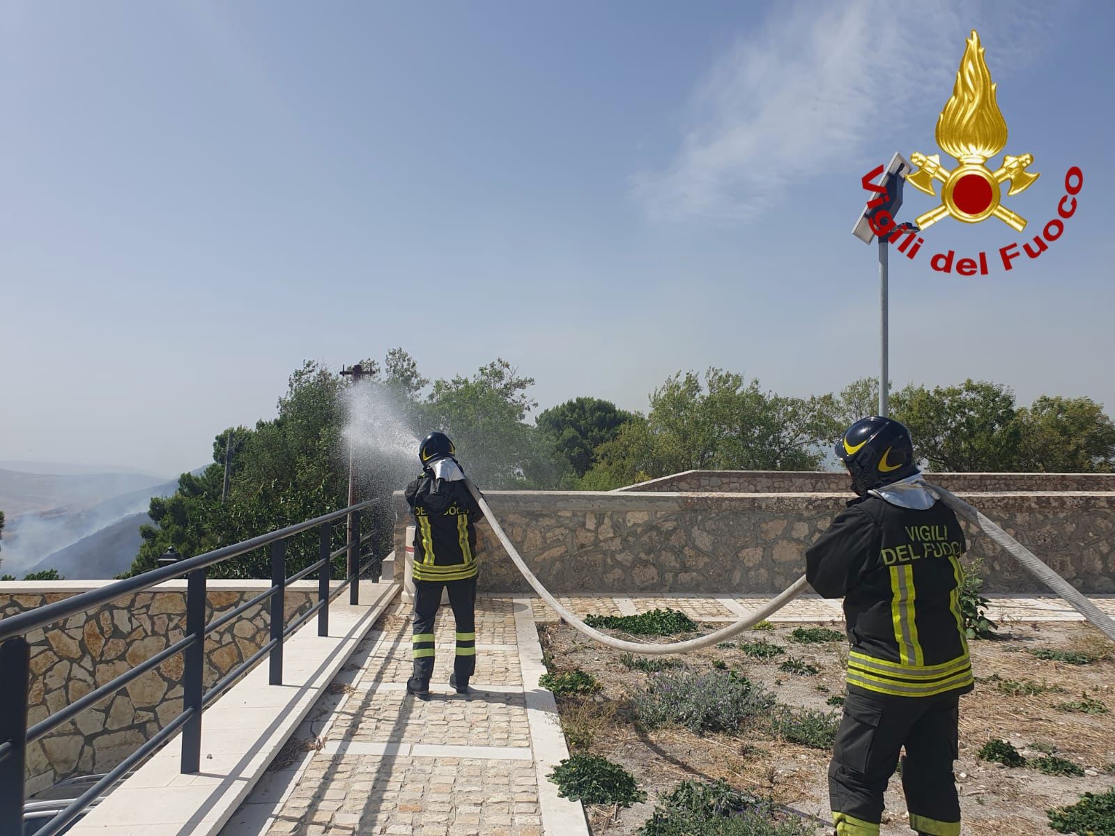 Incendi a Palermo: 40 gli interventi dei vigili del fuoco