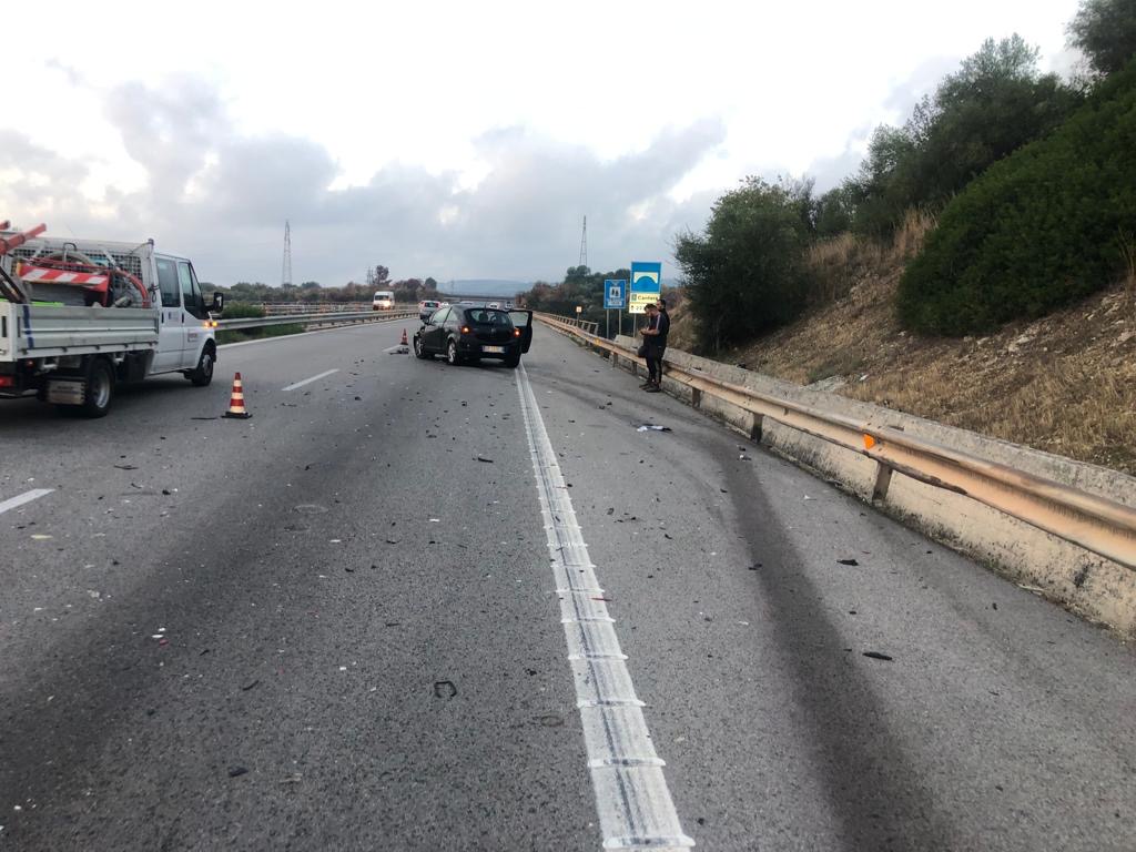 Scontro tra Opel e Fiat Ducato all’alba sulla Siracusa – Catania, un ferito