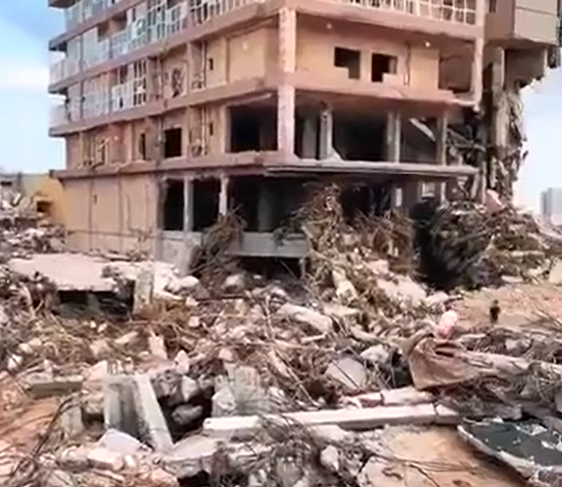 Le immagini dopo la terribile inondazione in Libia, la città è devastata – VIDEO