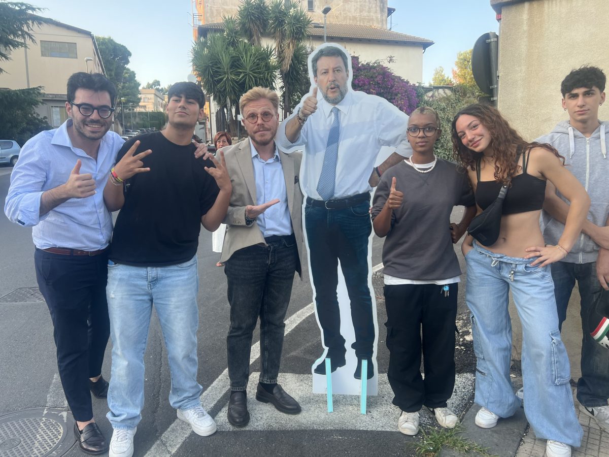 Ismaele La Vardera incontra il ministro Salvini in una nuova “veste”, le risposte sul caro voli continuano a non arrivare