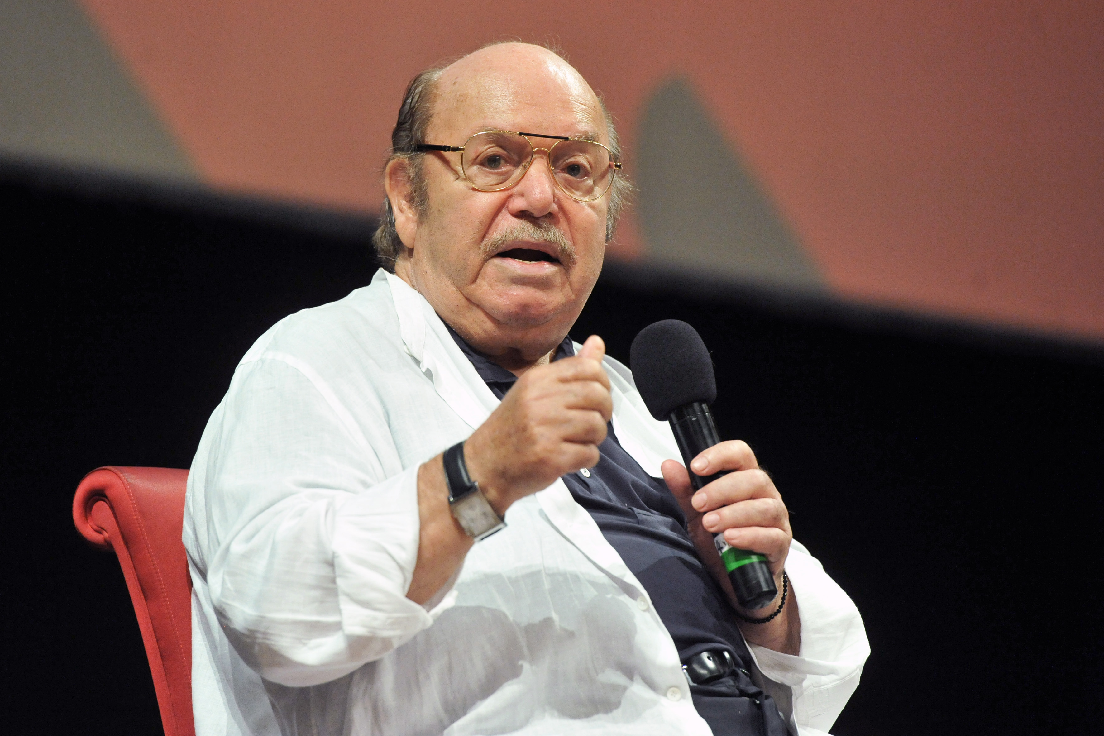 Da nonno Libero a ballerino, Banfi: “A ‘Ballando’ prima che inizino tempi supplementari”