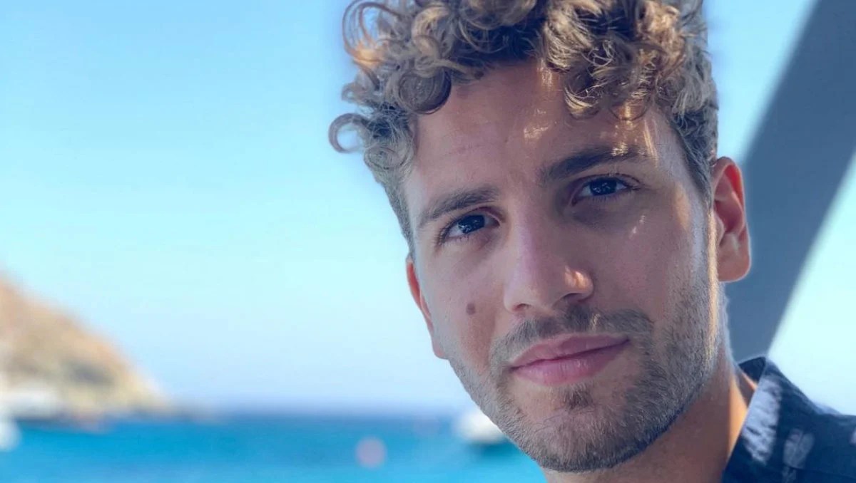 Juventus, Locatelli perde il portafogli alla Continassa: tifosi lo trovano e glielo riconsegnano Juventus, Locatelli perde il portafogli alla Continassa: tifosi lo trovano e glielo riconsegnano