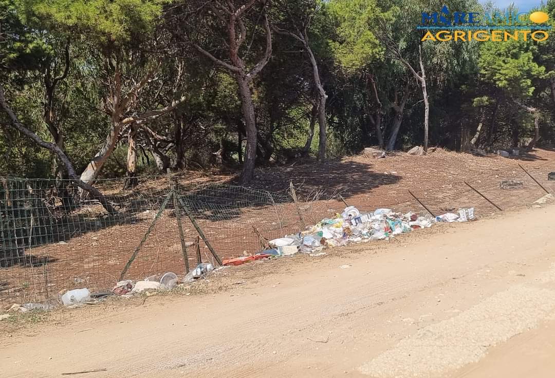 Agrigento, Mareamico: “Invece di vigilare sui rifiuti Regione chiude accesso mare Maddaluso”