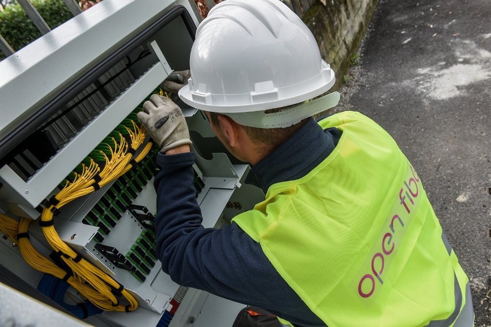 Open Fiber assume 20 diplomati: opportunità per le categorie protette