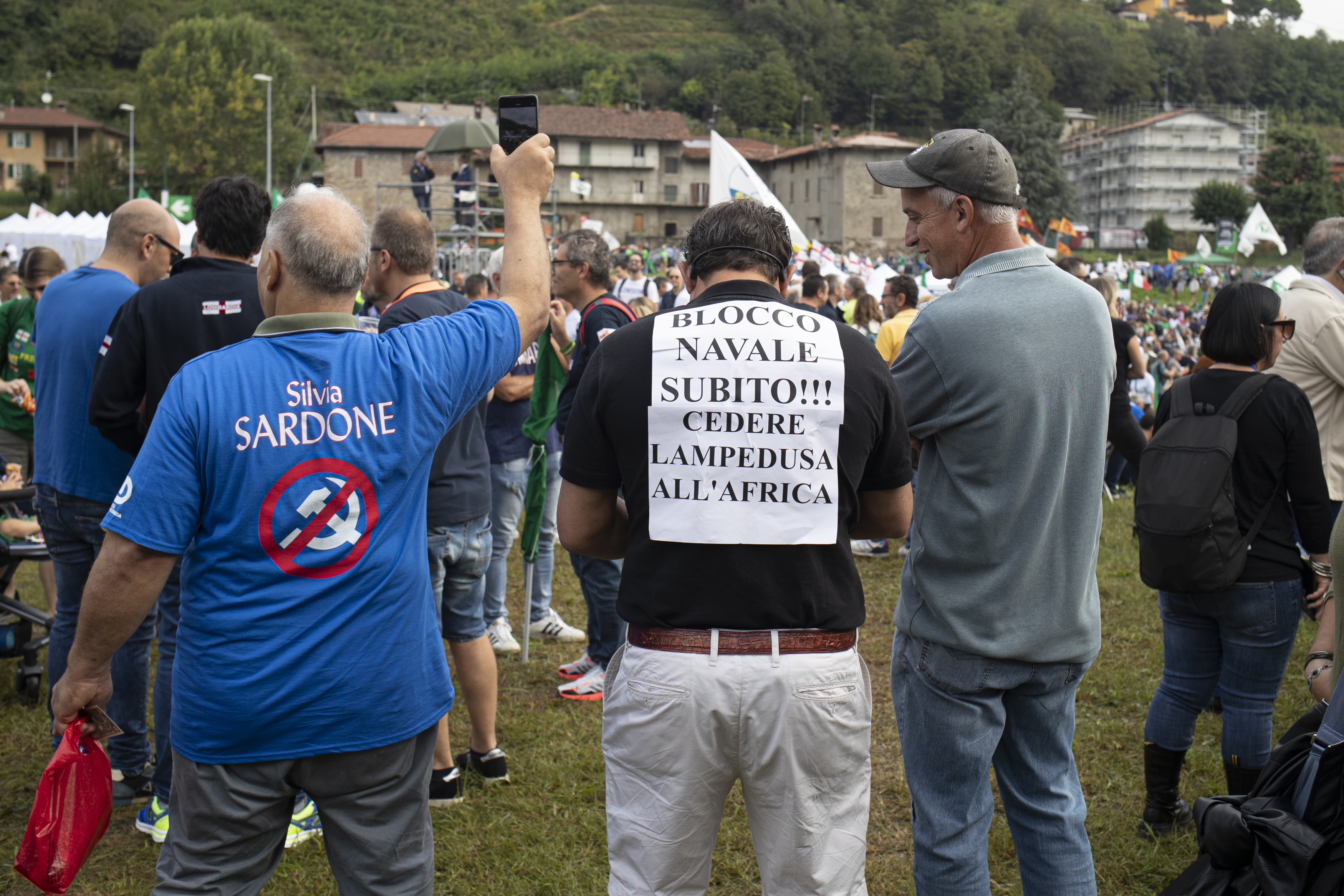 “Cedere Lampedusa all’Africa”, la proposta del leghista a Pontida. Sammartino: “Chieda scusa ai siciliani”