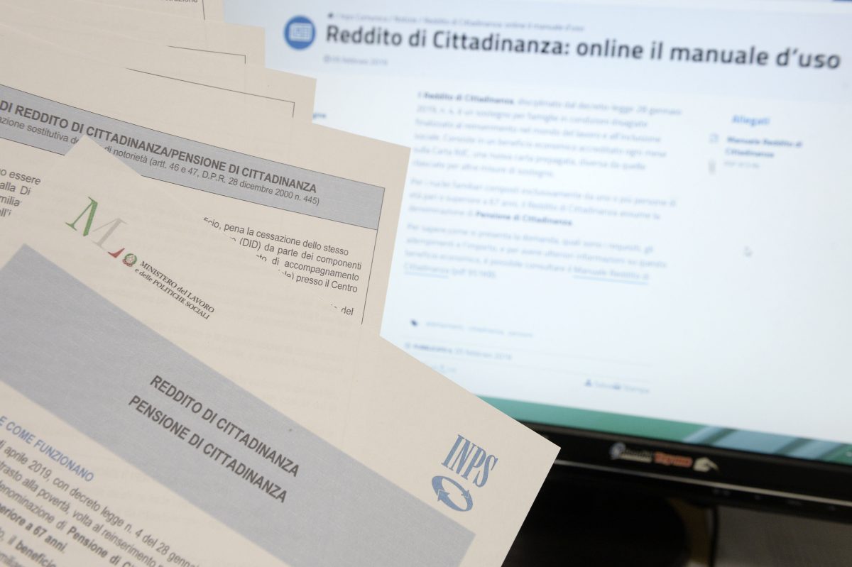 Caos presso i servizi sociali di Palermo, gli effetti dello stop al reddito di cittadinanza