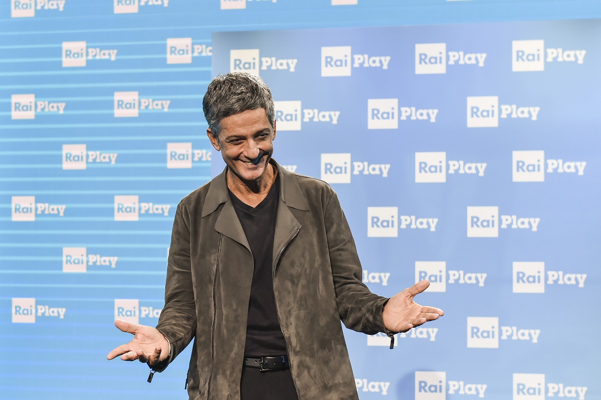 Caro voli Sicilia, Fiorello: “Algoritmo, testa di minc**a! Viaggeremo con Briatore Airlines”