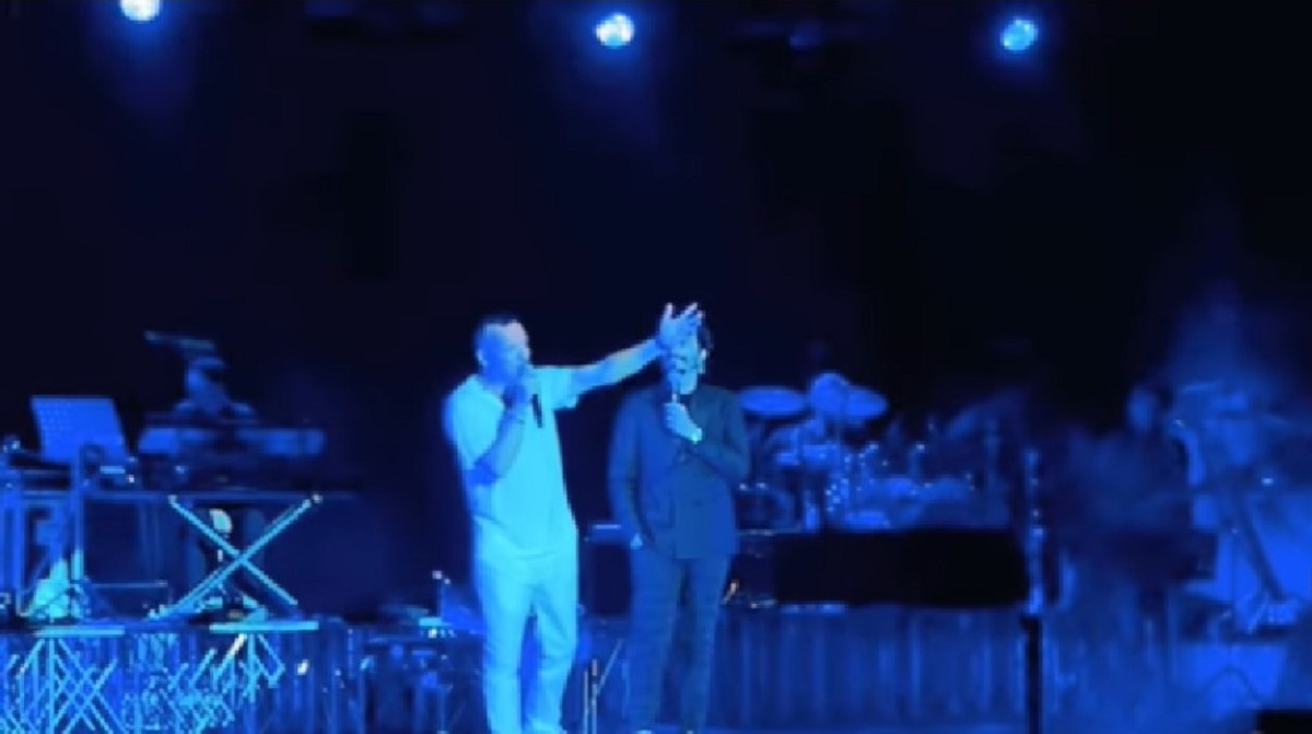 Tony Colombo al concerto di Gigi D’Alessio, scatta la sanzione: ecco perché