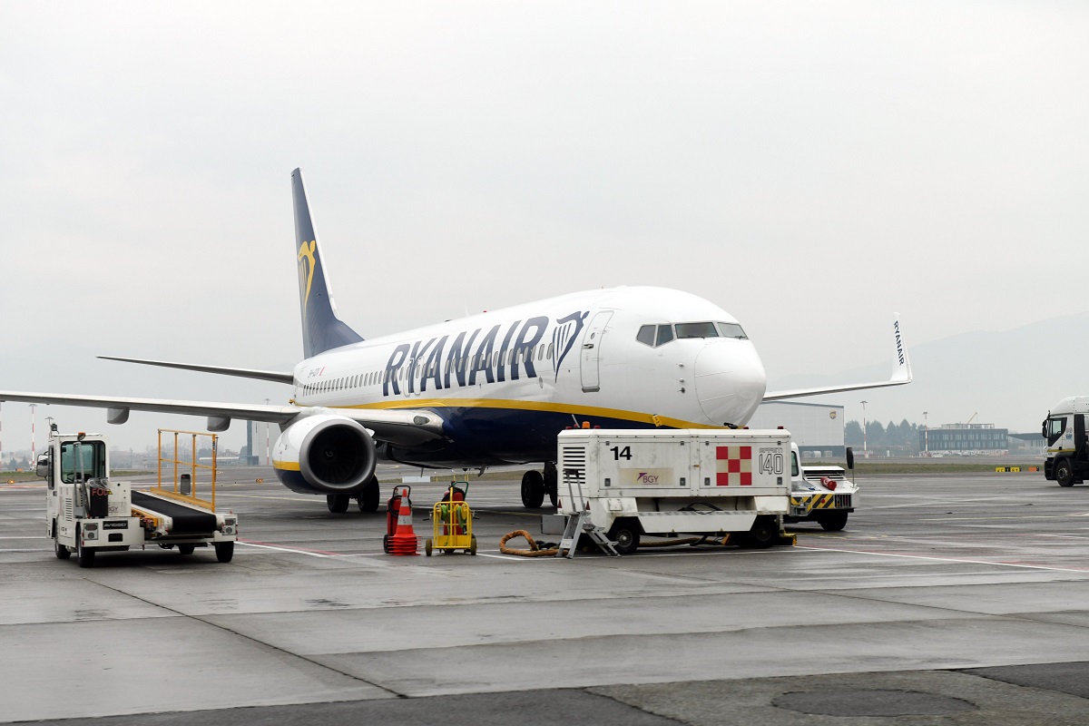 Caro voli, Ryanair “all’attacco” con accuse pesanti all’ENAC. La replica: “Un fatto grave”