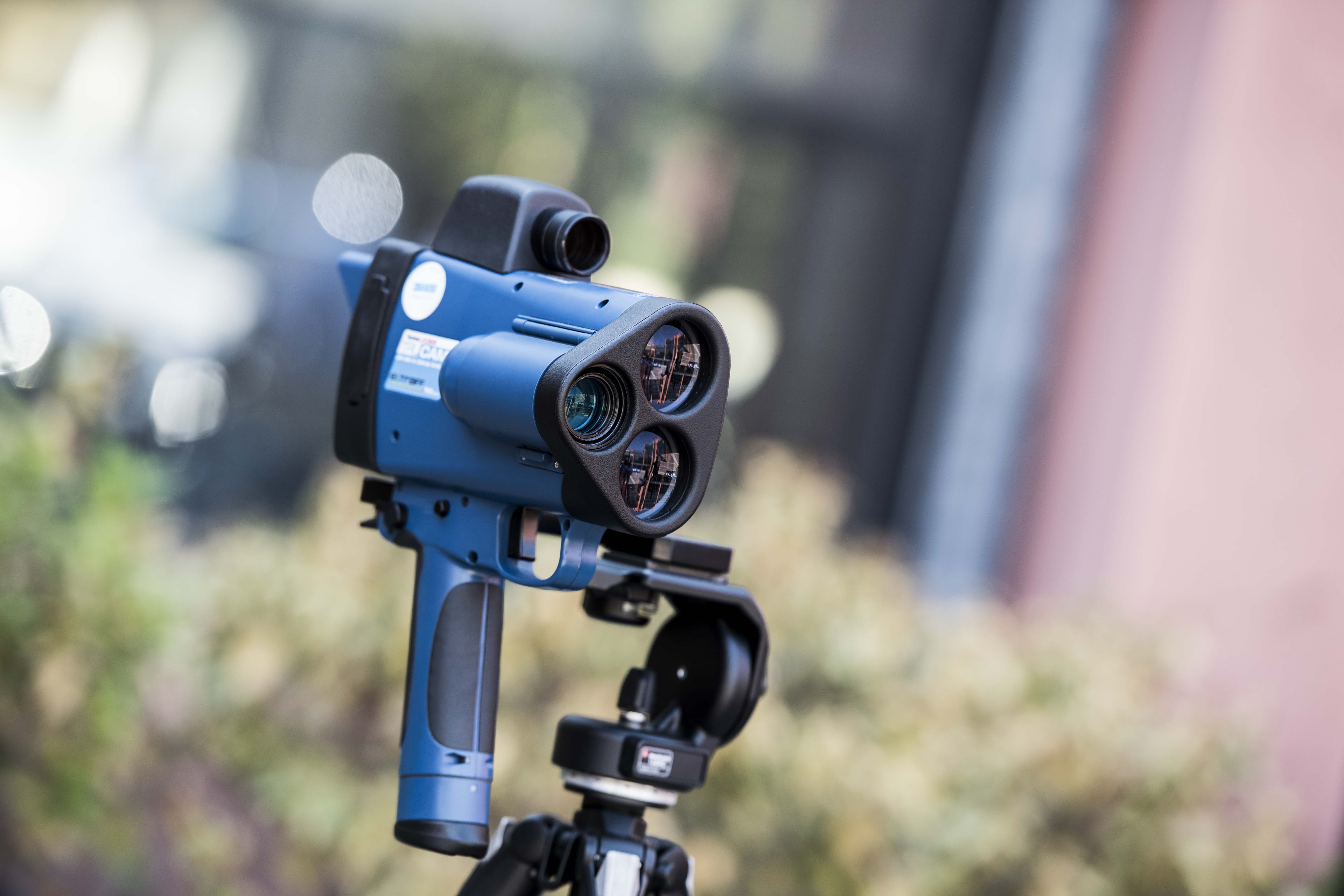 Vola in strada a 255 km/h: la follia di un’automobilista