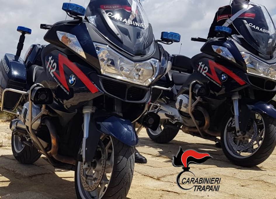 Aggredisce i carabinieri con una sedia, arrestato 27enne a Marsala