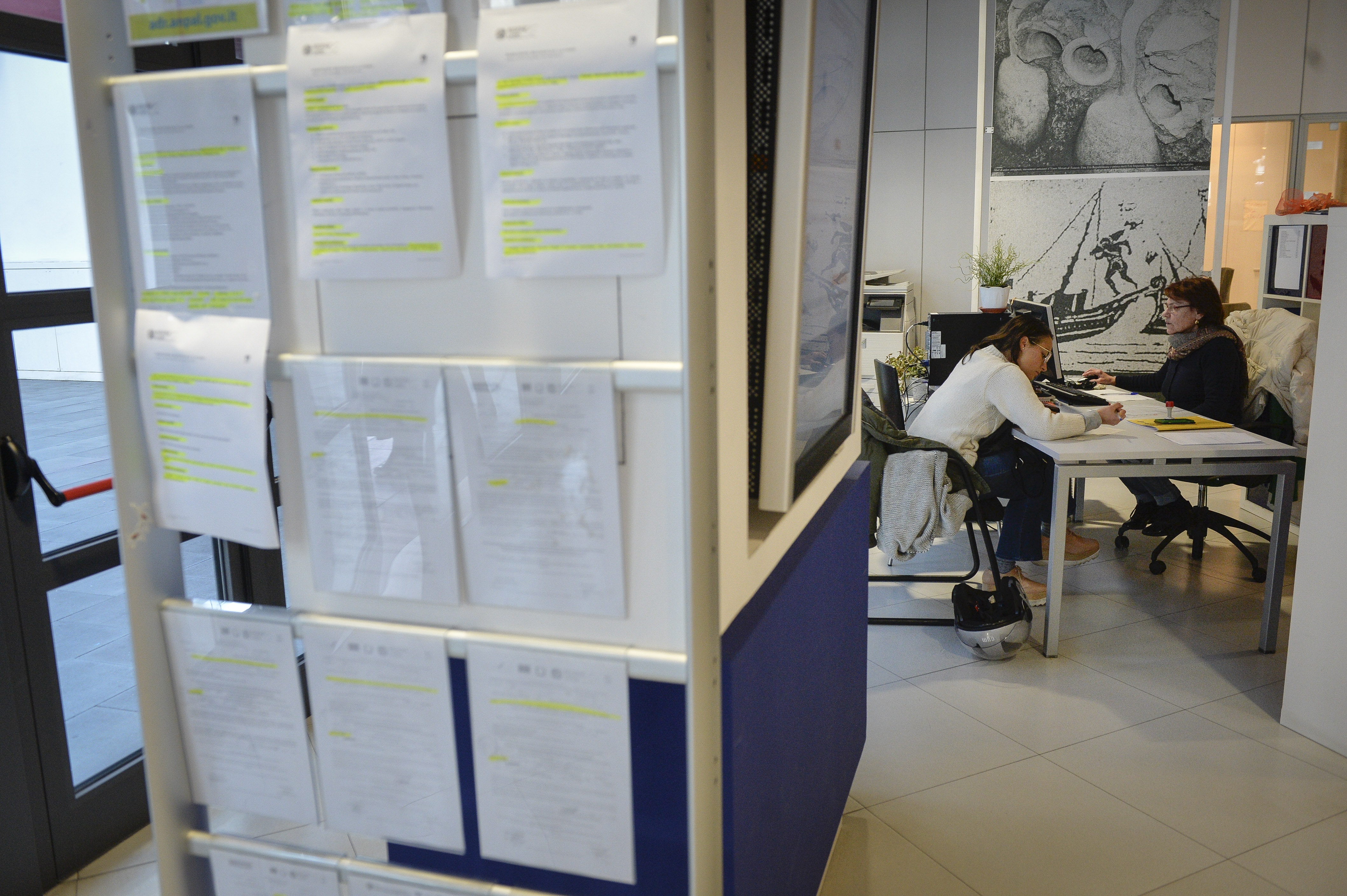 Centri per l’impiego in Sicilia, entro fine anno bando per 200 funzionari