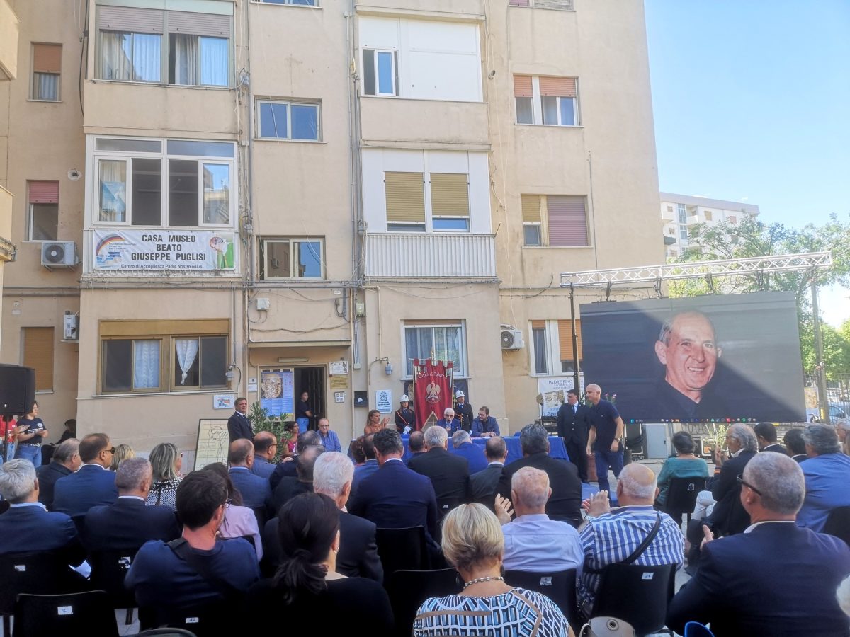 Una seduta del Consiglio comunale di Palermo speciale, in onore di don Puglisi