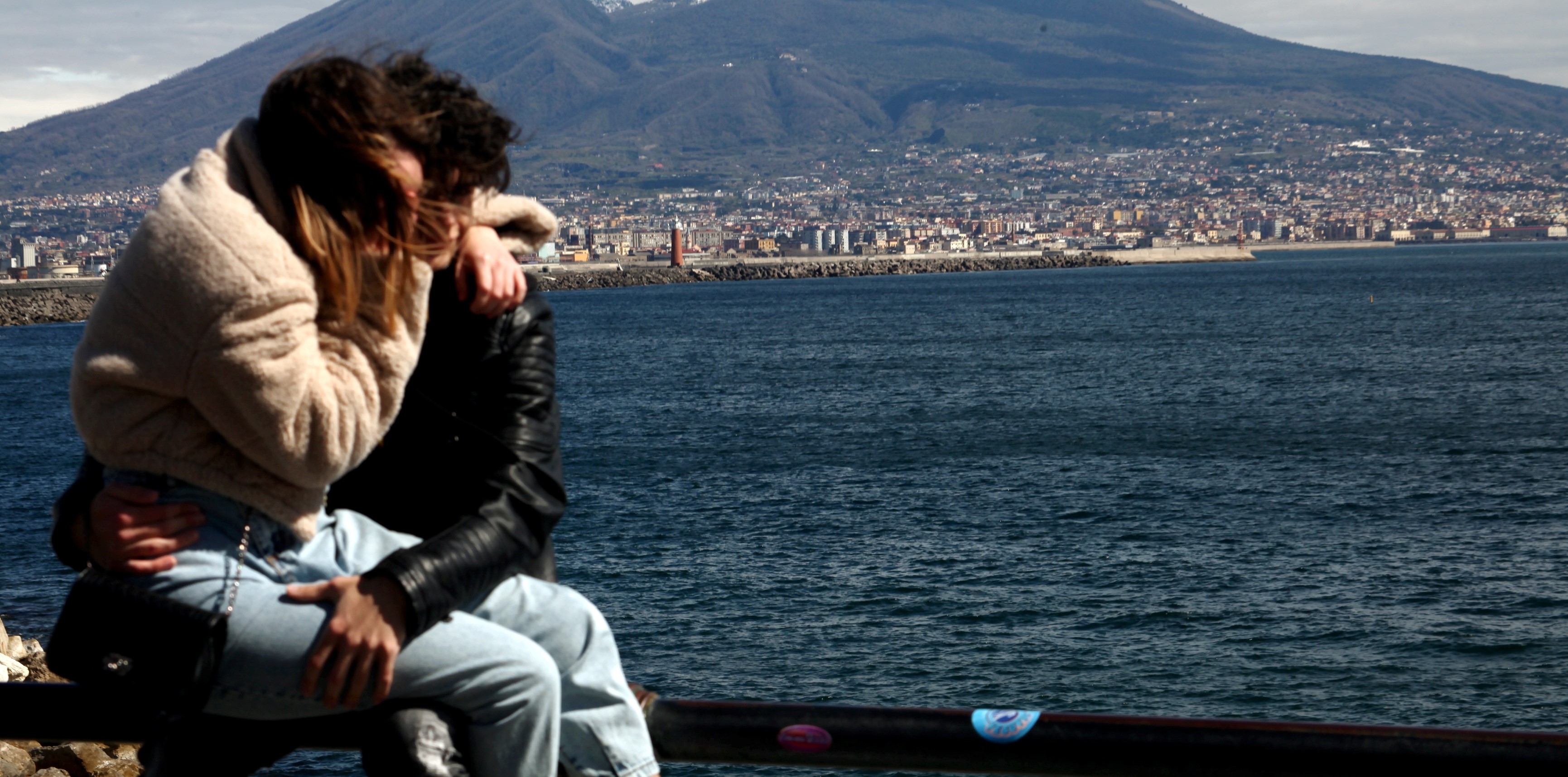 Sesso, sempre più giovani fanno “flop”: sotto accusa stili di vita e ormoni