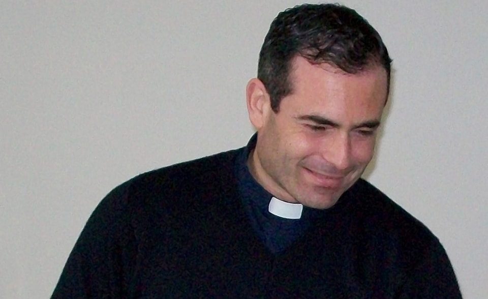 Giallo nel Palermitano: il cadavere trovato in hotel ha un’identità, si tratta di un sacerdote