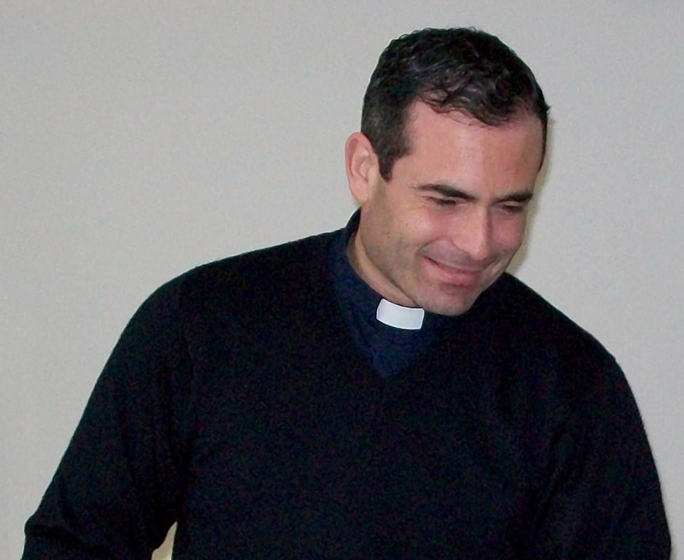 Giallo nel Palermitano: il cadavere trovato in hotel ha un’identità, si tratta di un sacerdote