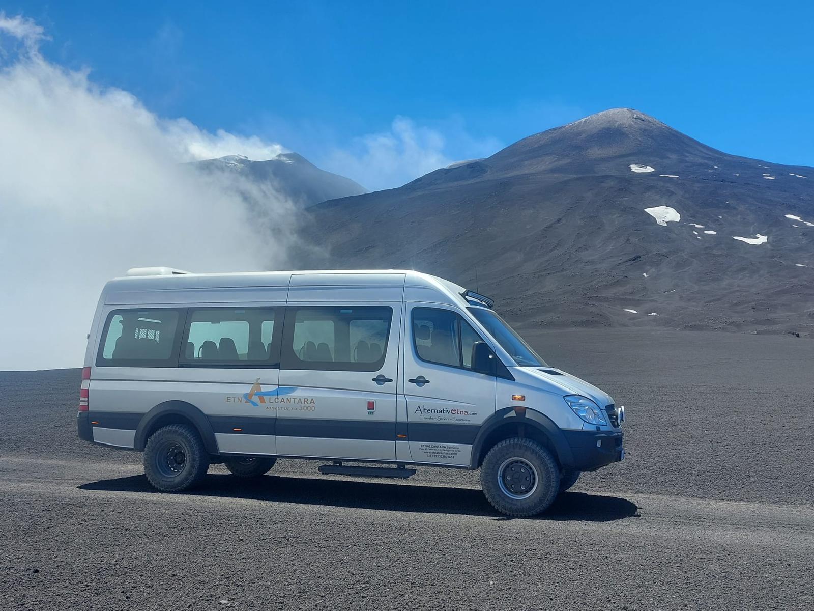 In cima al Vulcano senza “barriere”: il progetto di Alternativetna per i disabili
