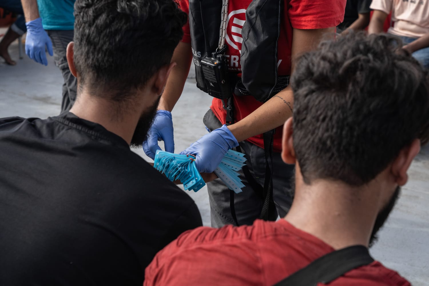 Esercito monta tendopoli a Lampedusa, scoppia la protesta dei cittadini
