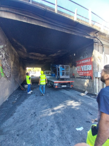 Auto in fiamme a Bagheria, riapre il ponte sotto l’autostrada