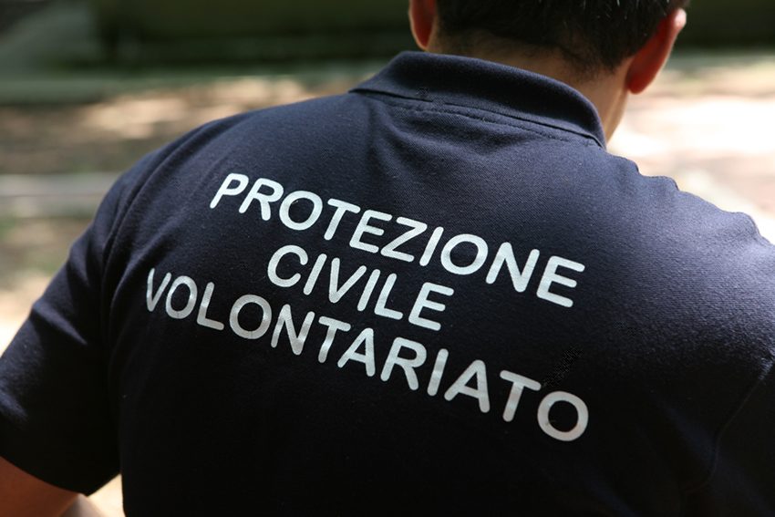 Vittoria, la Protezione civile scende in piazza