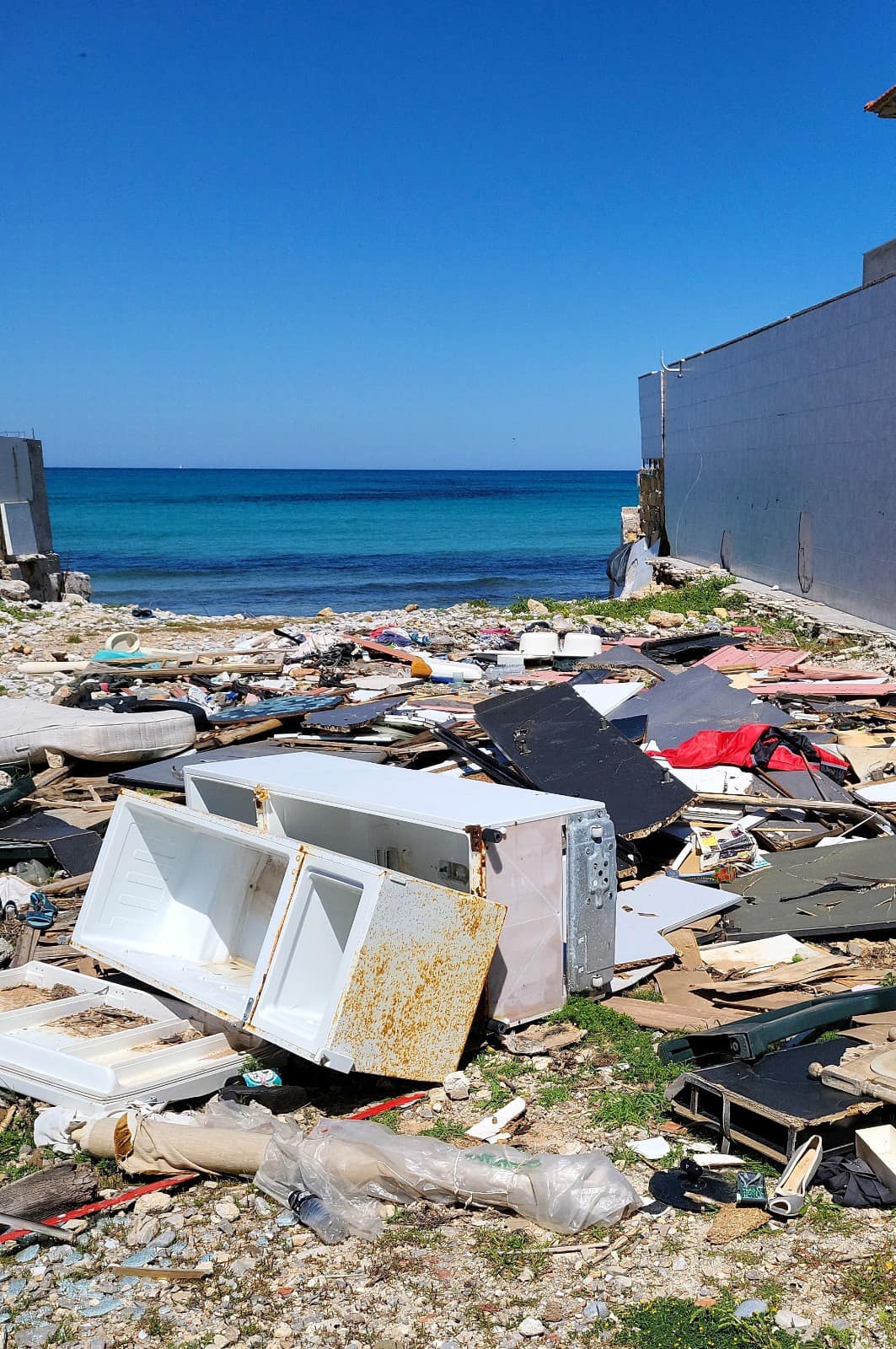 Carini e la lotta senza quartiere agli “zozzoni”
