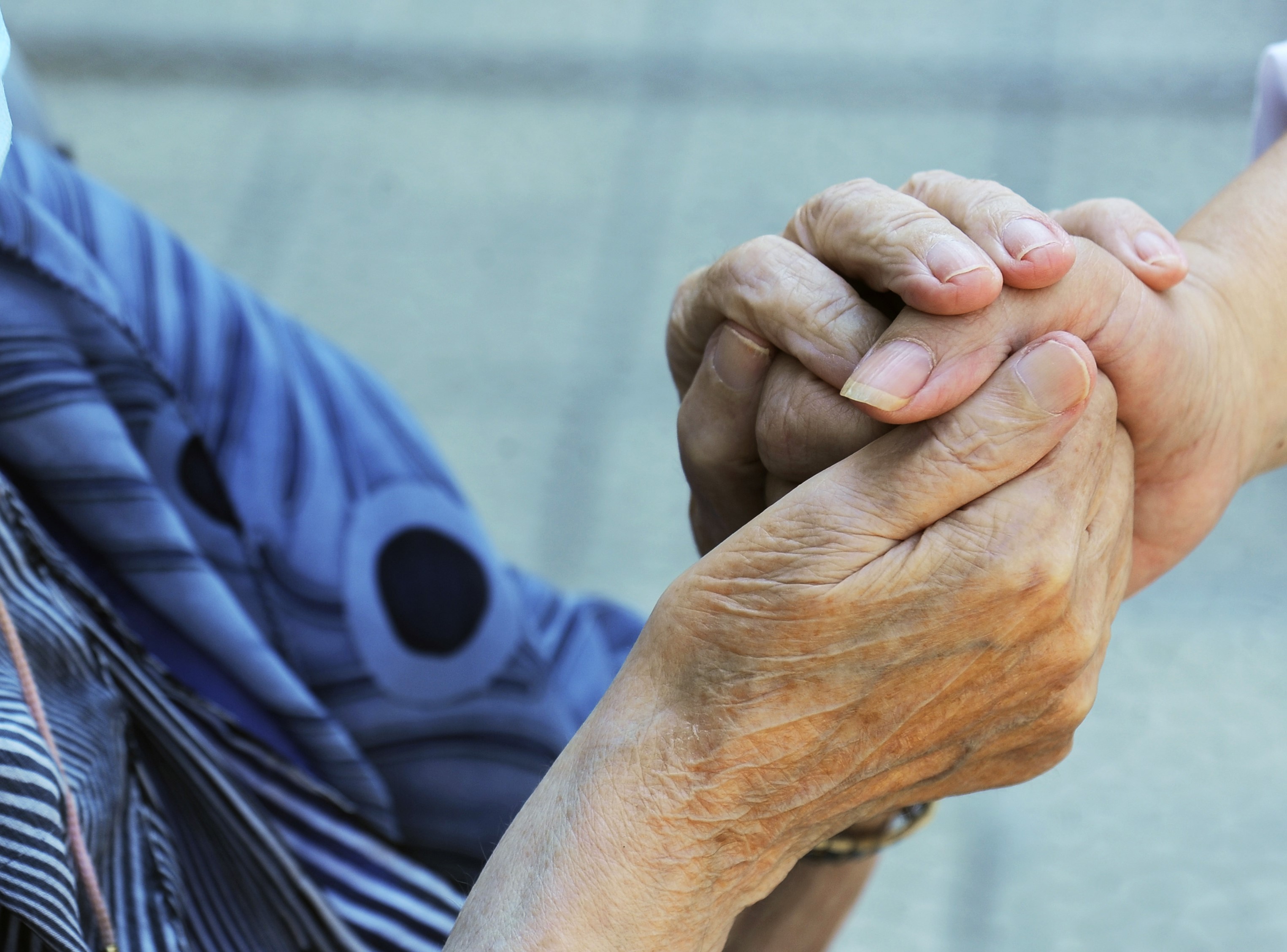 Accusa malore dopo maxi bolletta da 15mila euro, muore 88enne