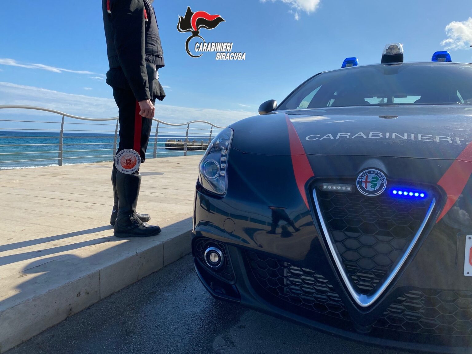 Siracusa, evade dai domiciliari e tenta fuga disperata dai carabinieri: arrestato