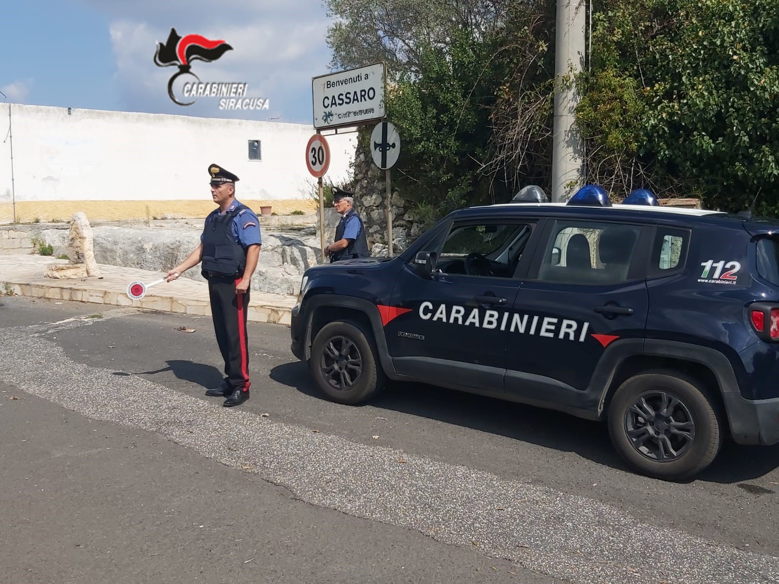 Minaccia e picchia la moglie, divieto di avvicinamento per 43enne nel Siracusano