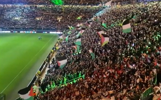 VIDEO | I tifosi per la partita di Champions cantano “You’ll never walk alone” per i palestinesi