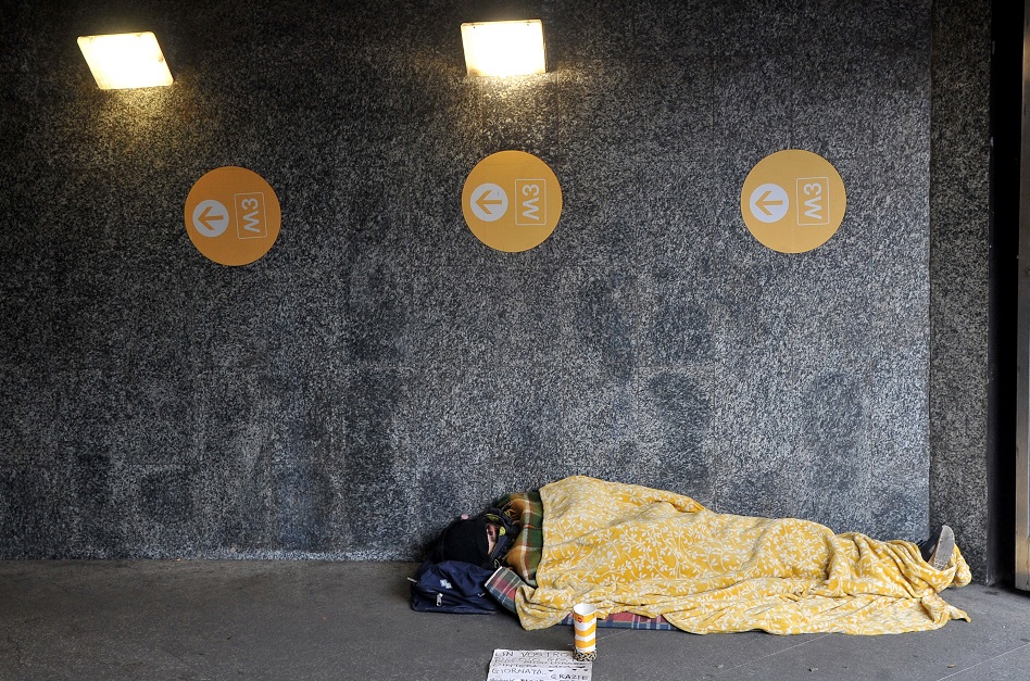 Mattinata tragica a Palermo, trovato clochard morto in piazza Giachery