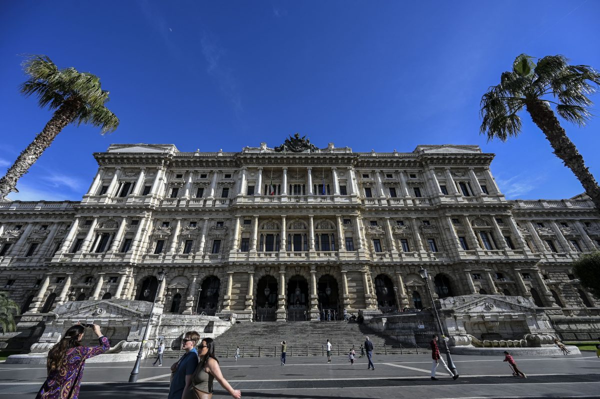 Il giro di tangenti alla Motorizzazione di Palermo, revoca degli arresti per due funzionari