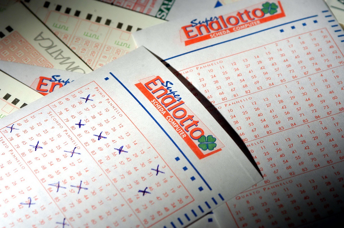 Superenalotto fortunato nel Catanese, vinti 20mila euro: ecco dove