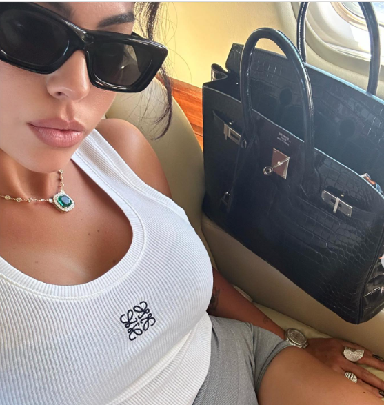 Georgina Rodriguez troppo sexy a bordo campo per seguire Cr7, “retrocede” in tribuna