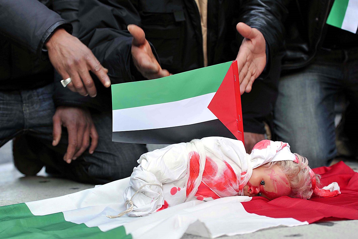 Gaza sotto attacco, Israele si prepara all’attacco via terra: “Risoluzione Onu scandalosa”