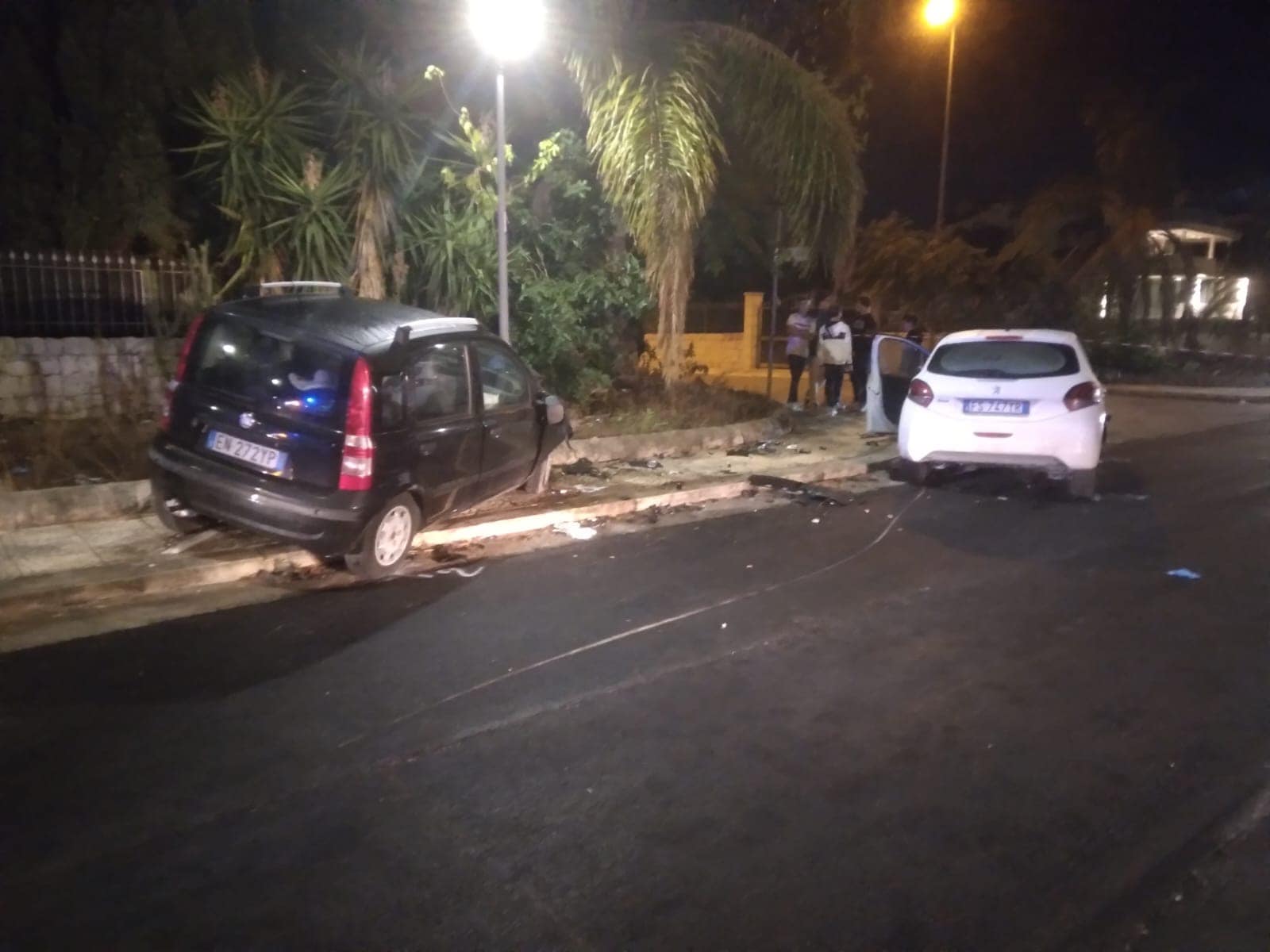 Galleria foto 'Incidenti in serie nella notte in Sicilia: 10 feriti tra Vittoria e Randazzo' - foto 3